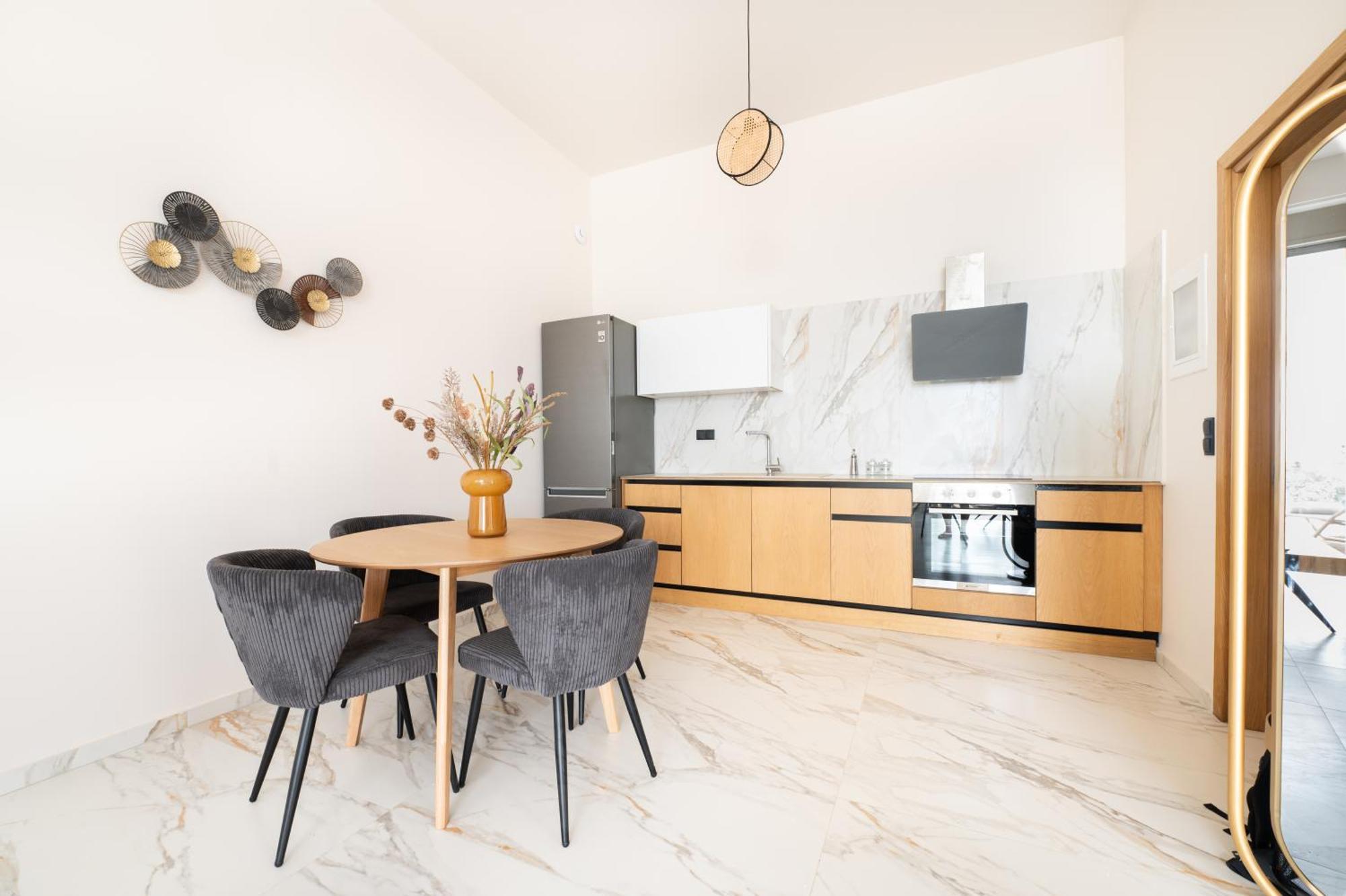 Petradi Suites Kalamata Exteriör bild